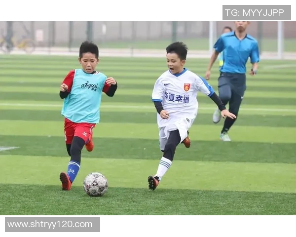 四川足球明星足球队全新出发助力地方足球发展与青少年培养计划启动